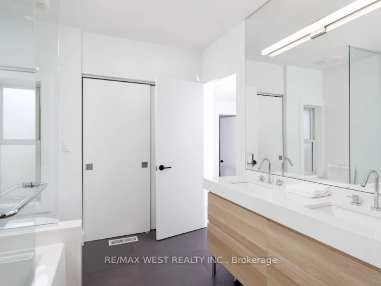 110 Fern Avenue, Toronto, ON, M6R 1K3 - 23