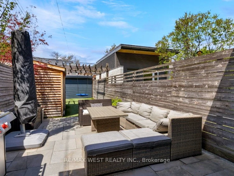 110 Fern Avenue, Toronto, ON, M6R 1K3 - 14