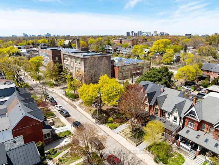 110 Fern Avenue, Toronto, ON, M6R 1K3 - 38