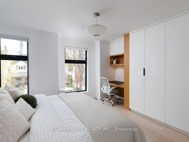 110 Fern Avenue, Toronto, ON, M6R 1K3 - 21