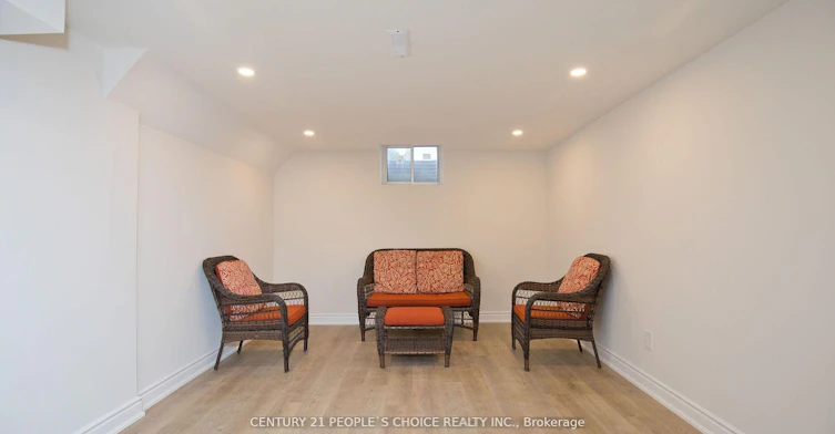 2 Betteridge Lane W, Toronto, ON, M9V 4E8 - 10