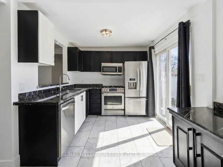 1078 Pinegrove Road, Oakville, ON, L6L 2W4 - 8
