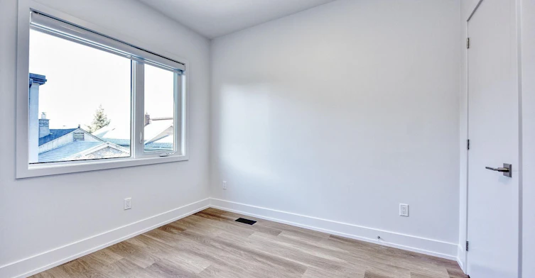 Laneway-385 Mcroberts Avenue, Toronto, ON, M6E 4R1 - 14