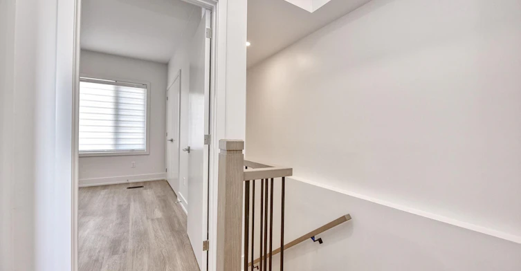 Laneway-385 Mcroberts Avenue, Toronto, ON, M6E 4R1 - 12