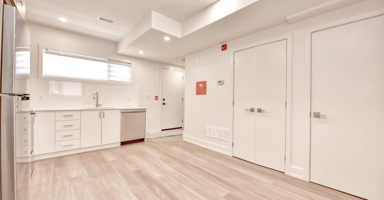 Laneway-385 Mcroberts Avenue, Toronto, ON, M6E 4R1 - 5