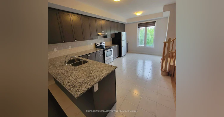 1048 Beach Comber Road, Mississauga, ON, L5B 0B1 - 4