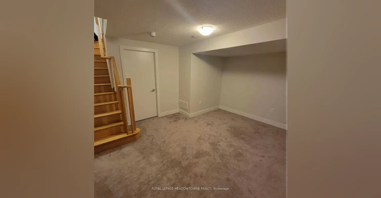 1048 Beach Comber Road, Mississauga, ON, L5B 0B1 - 9