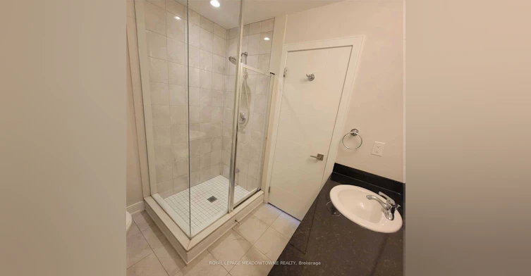 1048 Beach Comber Road, Mississauga, ON, L5B 0B1 - 6