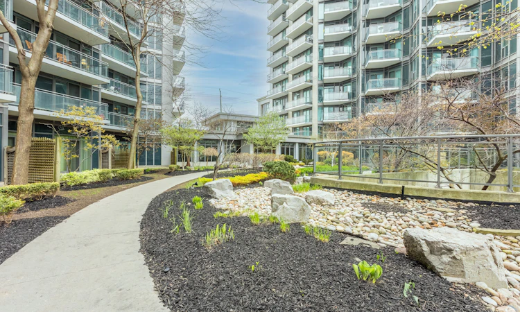 317-2119 Lake Shore Boulevard W