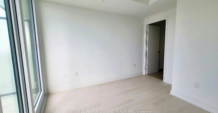 3906-3900 Confederation Parkway, Mississauga, ON, L5B 0M3 - 4