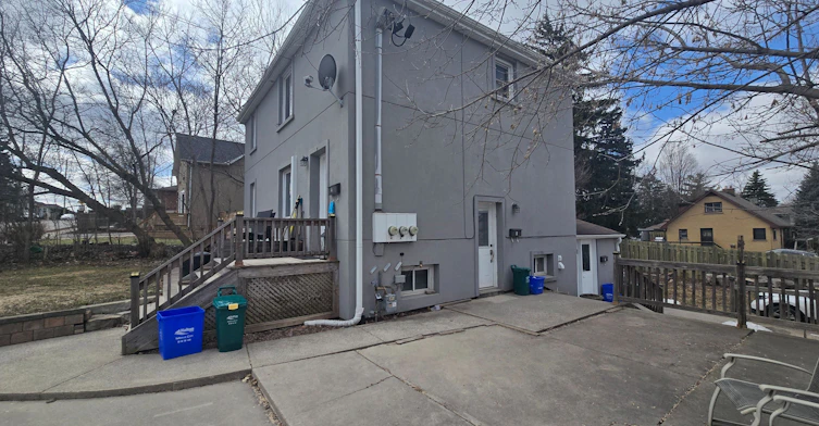 2-18 Ewing Street, Halton Hills, ON, L7G 2P7 - 2