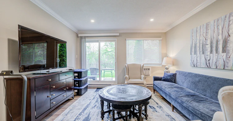 214-1450 Glen Abbey Gate, Oakville, ON, L6M 2V7