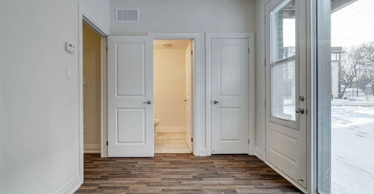 4 Wild Rose Gardens, Toronto, ON, M6L 0A5 - 8