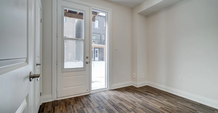 4 Wild Rose Gardens, Toronto, ON, M6L 0A5 - 11