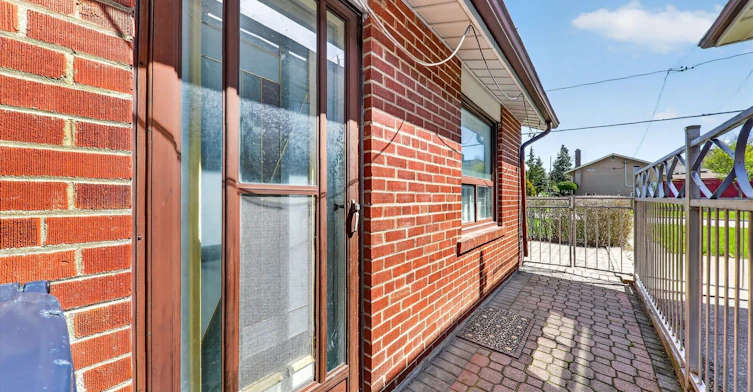 18 Demarco Boulevard, Toronto, ON, M6L 2W1 - 31