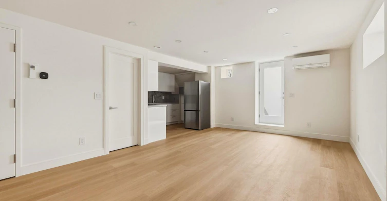 Lower-250 Hallam Street, Toronto, ON, M6H 1Y1 - 9