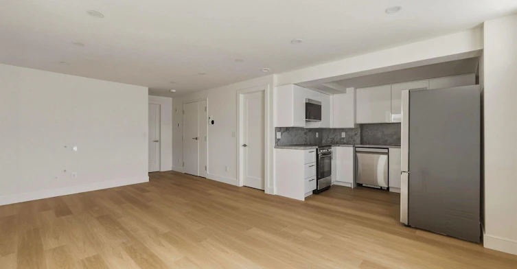 Lower-250 Hallam Street, Toronto, ON, M6H 1Y1 - 2
