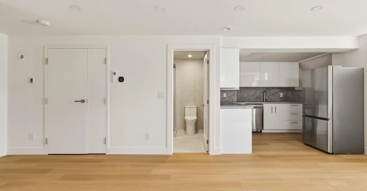 Lower-250 Hallam Street, Toronto, ON, M6H 1Y1