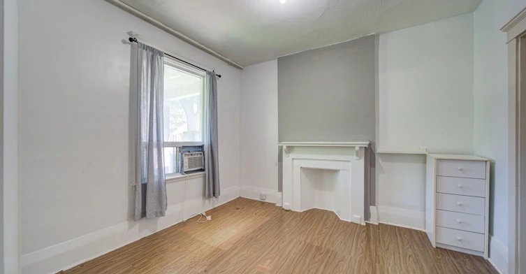 Main & BSMT-19 Armstrong Avenue, Toronto, ON, M6H 1V9 - 6