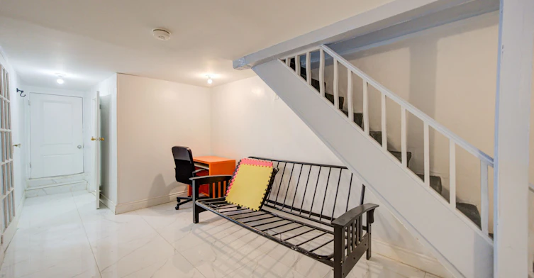 Main & BSMT-19 Armstrong Avenue, Toronto, ON, M6H 1V9 - 17