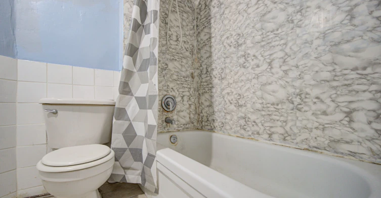 Main & BSMT-19 Armstrong Avenue, Toronto, ON, M6H 1V9 - 18