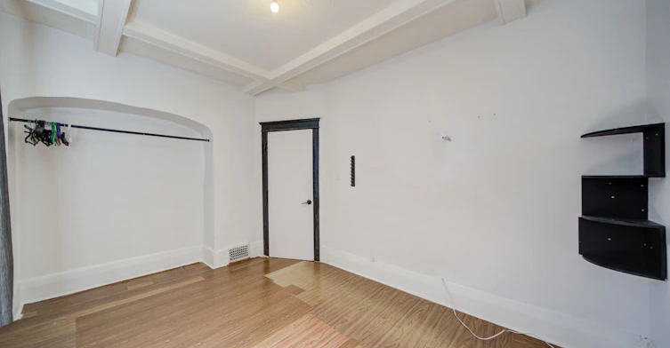 Main & BSMT-19 Armstrong Avenue, Toronto, ON, M6H 1V9 - 11