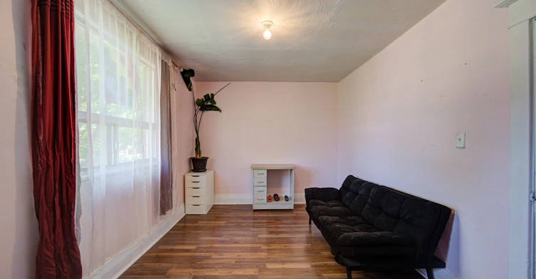 2nd Fl-19 Armstrong Avenue, Toronto, ON, M6H 1V9 - 7