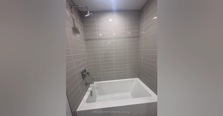 502-430 Square One Drive, Mississauga, ON, L5B 0L6 - 9