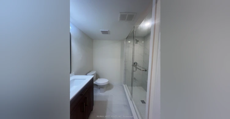 4 Lafleur Court, Brampton, ON, L6Y 3L8 - 8