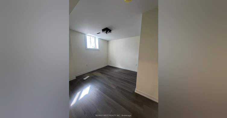 4 Lafleur Court, Brampton, ON, L6Y 3L8 - 6
