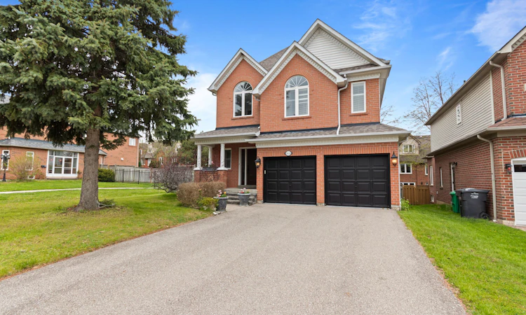 964 Queen Street W