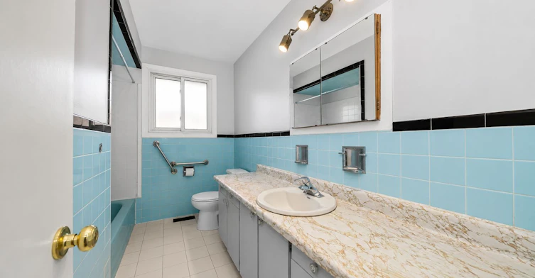 47 Wheelwright Crescent, Toronto, ON, M3N 1V2 - 7