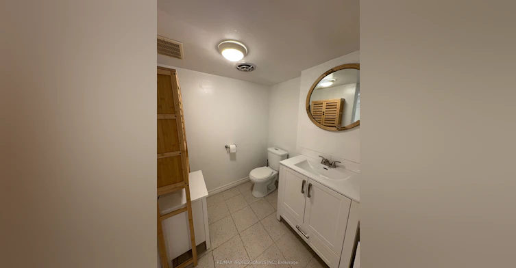8 Birch Tree Crescent, Toronto, ON, M6M 2K8 - 10