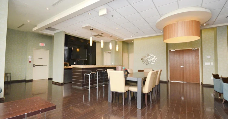 2001-215 Queen Street E, Brampton, ON, L4W 0A9 - 35