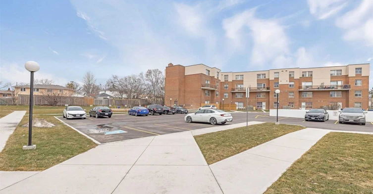 103-1055A Forestwood (G) Drive, Mississauga, ON, L5C 2T8 - 45