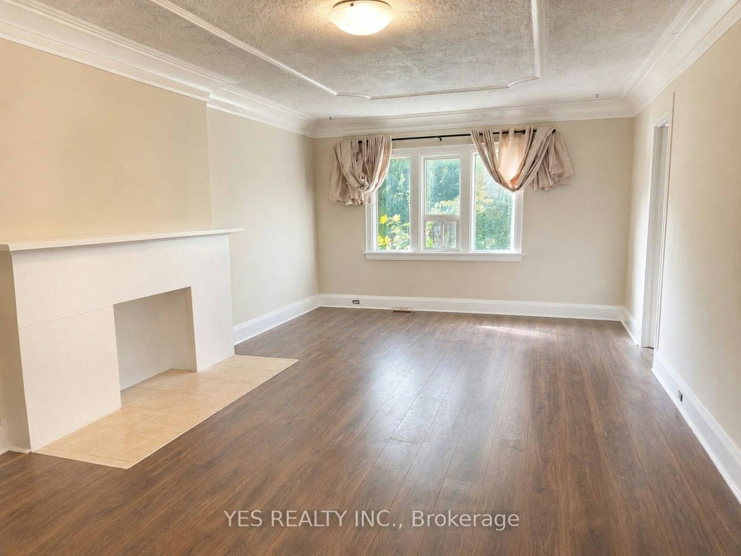 199 North Service Road, Mississauga, ON, L5A 1A4