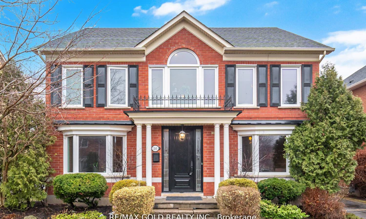 2441 Capilano Crescent