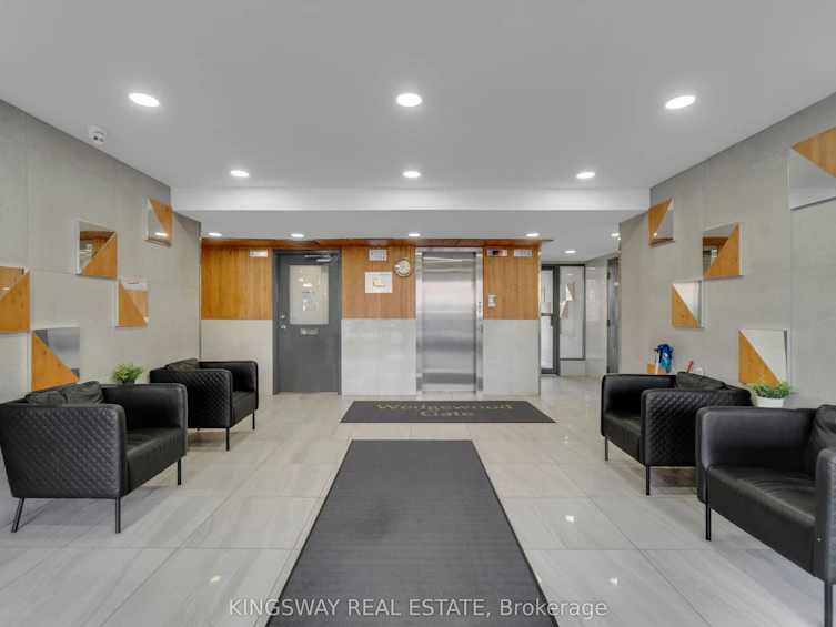 347-1395 Williamsport Drive, Mississauga, ON, L4X 2T4 - 4