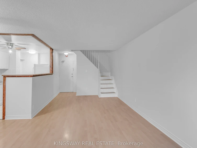 347-1395 Williamsport Drive, Mississauga, ON, L4X 2T4 - 11