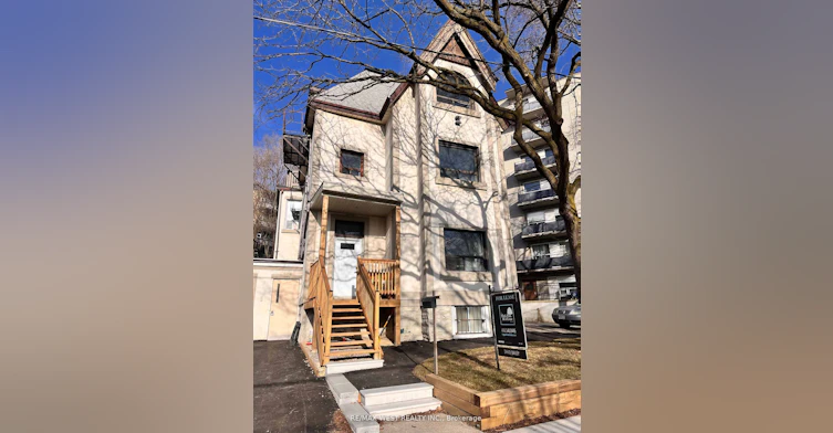 3-96 Springhurst Avenue, Toronto, ON, M6K 1C1