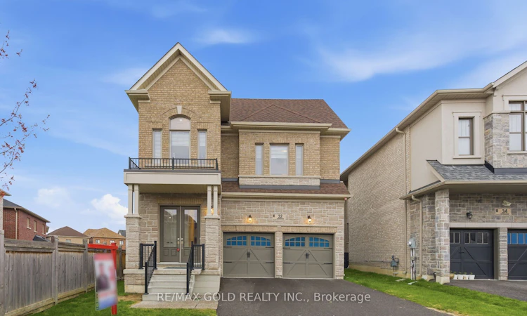 32 Dotchson Avenue
