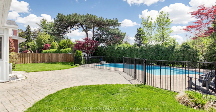 26 Abilene Drive, Toronto, ON, M9A 2M8 - 44