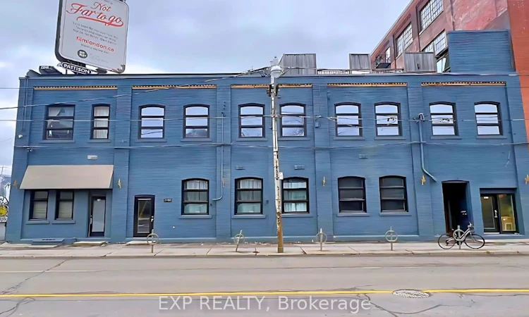 2480 Dundas Street W