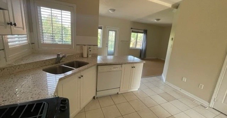 8 Blue Whale Boulevard, Brampton, ON, L6R 2R4 - 6