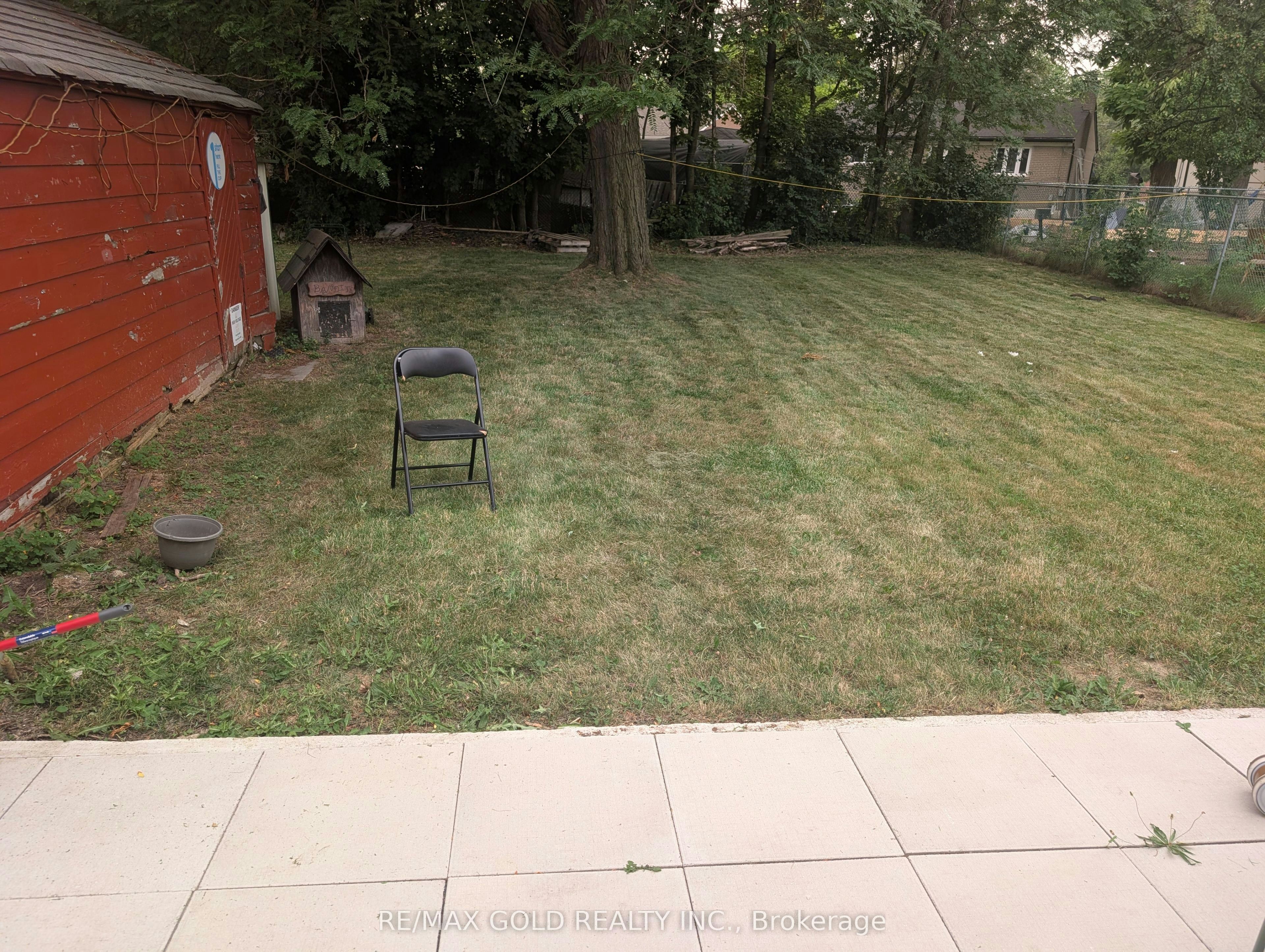 7084 Minotola Avenue, Mississauga, ON, L4T 2S8 - 12