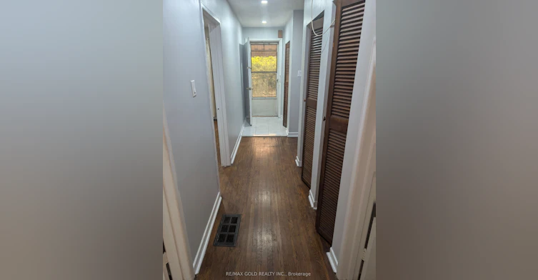 7084 Minotola Avenue, Mississauga, ON, L4T 2S8 - 7