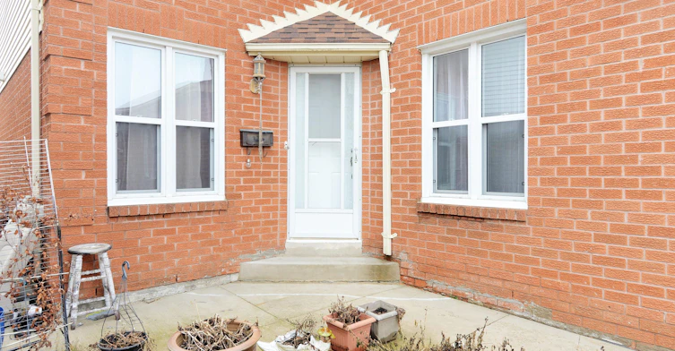 9 Ravenswood Drive, Brampton, ON, L6Y 3Y5 - 3