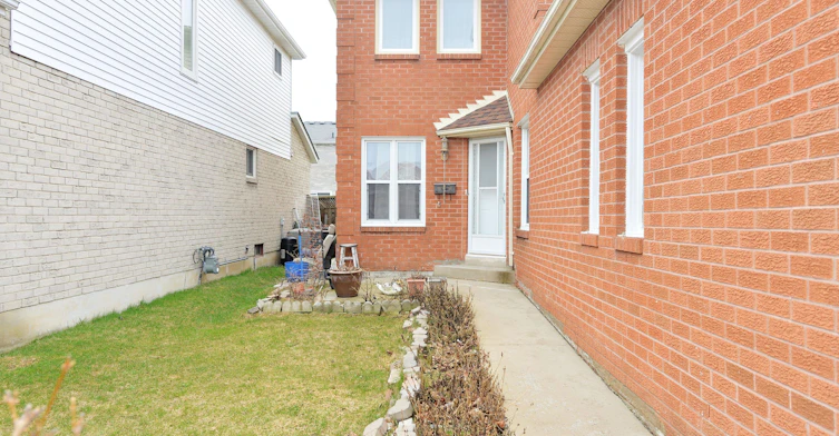 9 Ravenswood Drive, Brampton, ON, L6Y 3Y5 - 4