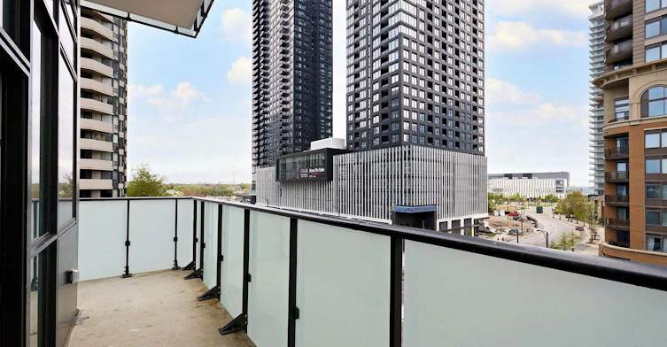 426-430 Square One Drive, Mississauga, ON, L5B 0L6 - 7