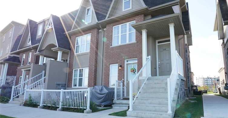 128-1380 Costigan Road, Milton, ON, L9T 8L2